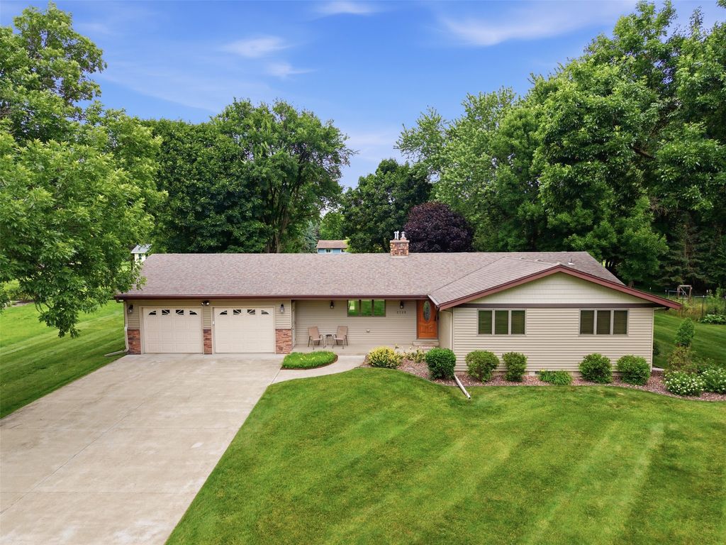 Image 45 of property listing at 2728 E Deblene Lane, Eau Claire, WI 54703