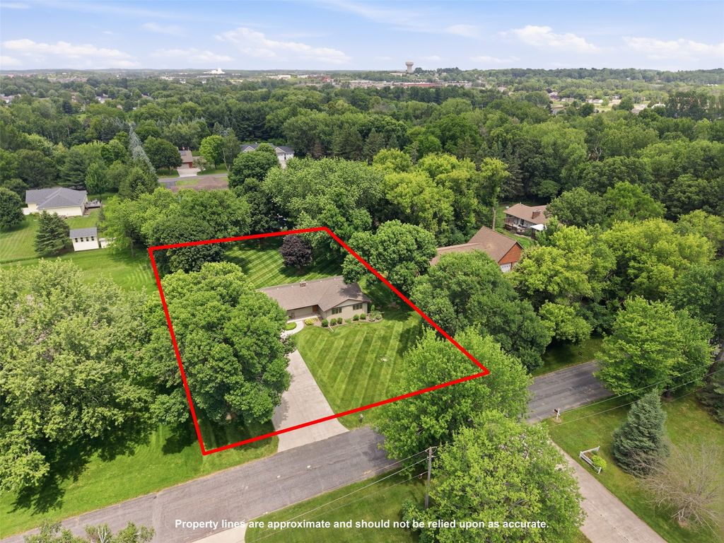 Image 49 of property listing at 2728 E Deblene Lane, Eau Claire, WI 54703