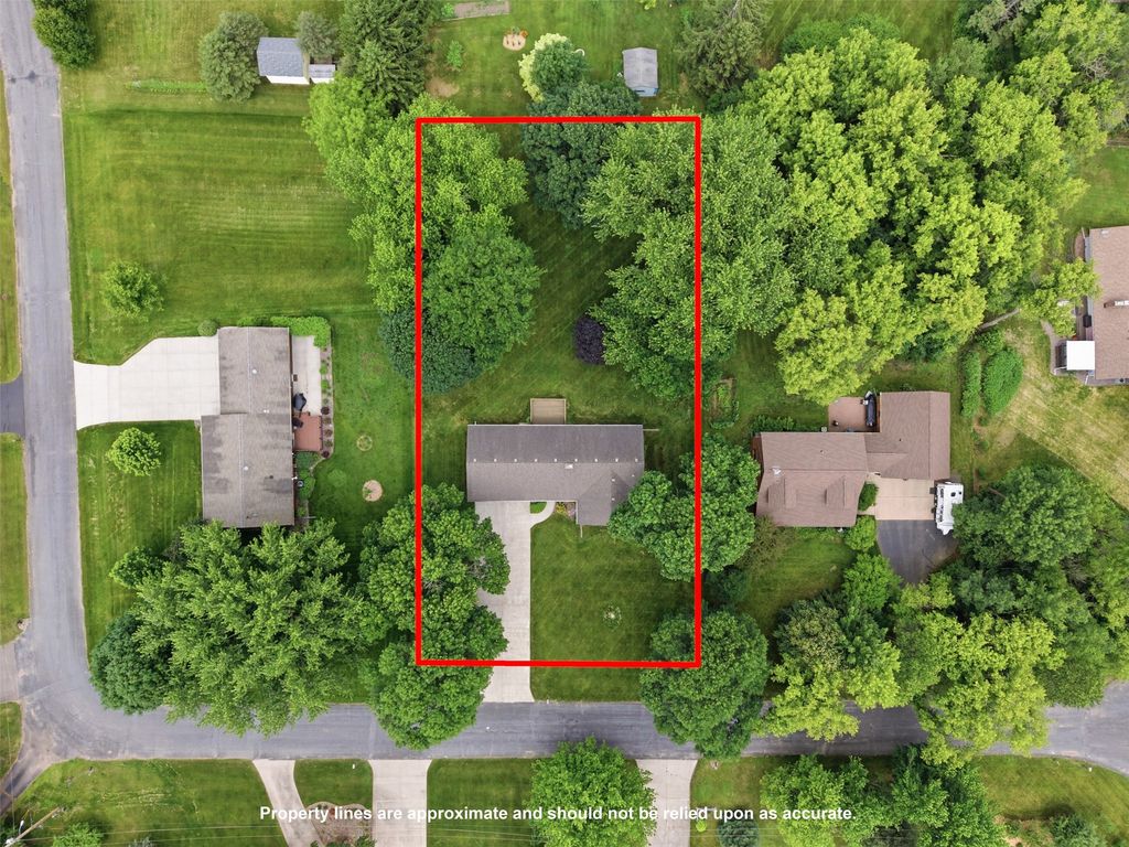 Image 52 of property listing at 2728 E Deblene Lane, Eau Claire, WI 54703