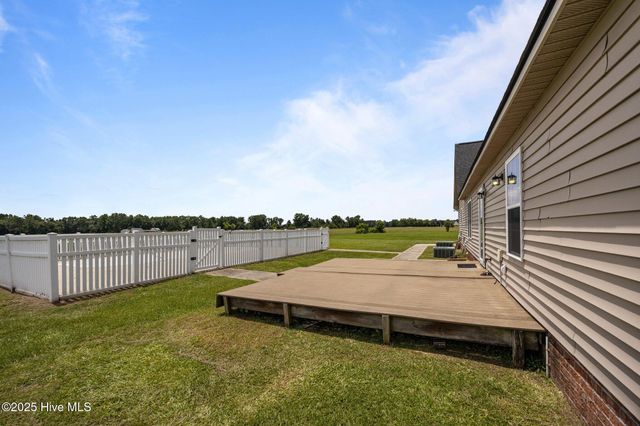 523 Redberry Court, Grimesland, NC 27837