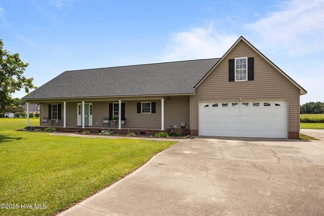 523 Redberry Court, Grimesland, NC 27837