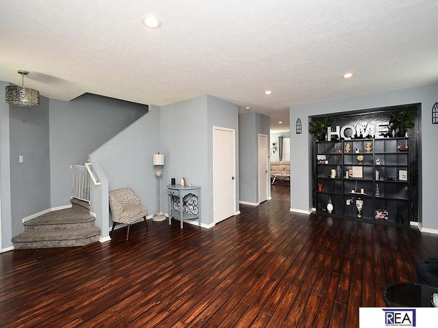 7502 N 107 Avenue N, Omaha, NE 68122