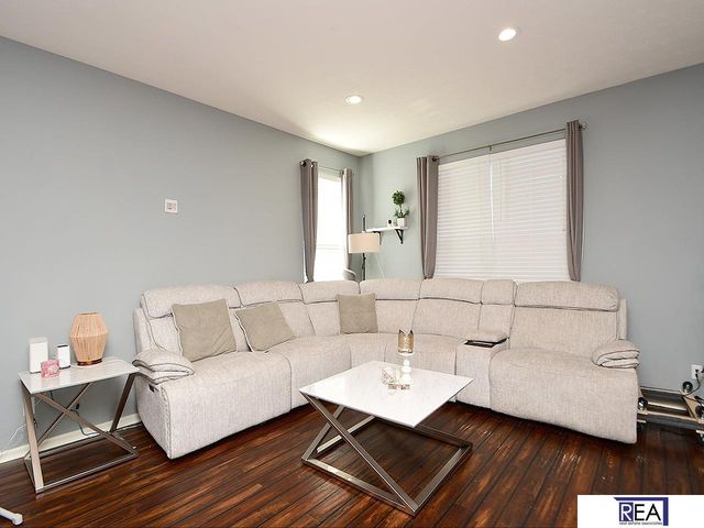 7502 N 107 Avenue N, Omaha, NE 68122