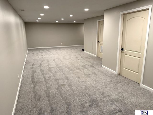 7502 N 107 Avenue N, Omaha, NE 68122