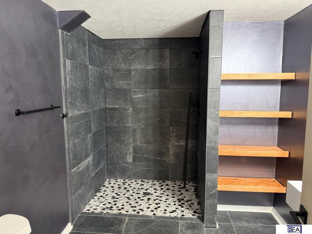 7502 N 107 Avenue N, Omaha, NE 68122