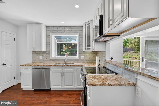 4320 LOYOLA AVE, Alexandria, VA 22304