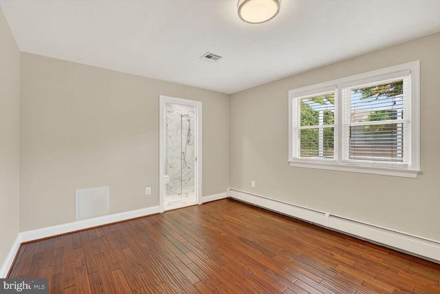 4320 LOYOLA AVE, Alexandria, VA 22304