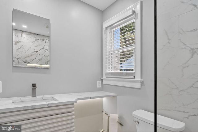 4320 LOYOLA AVE, Alexandria, VA 22304