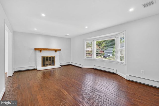 4320 LOYOLA AVE, Alexandria, VA 22304