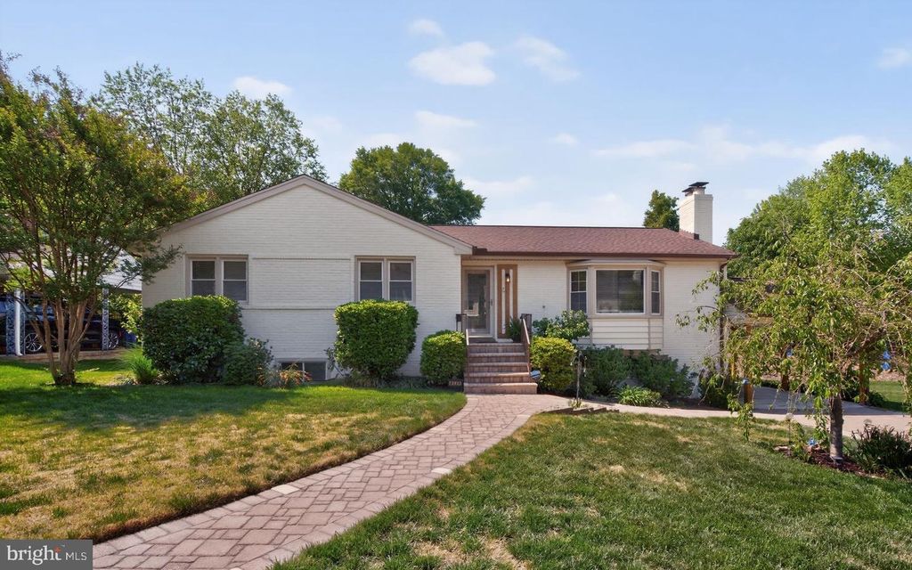 4320 LOYOLA AVE, Alexandria, VA 22304