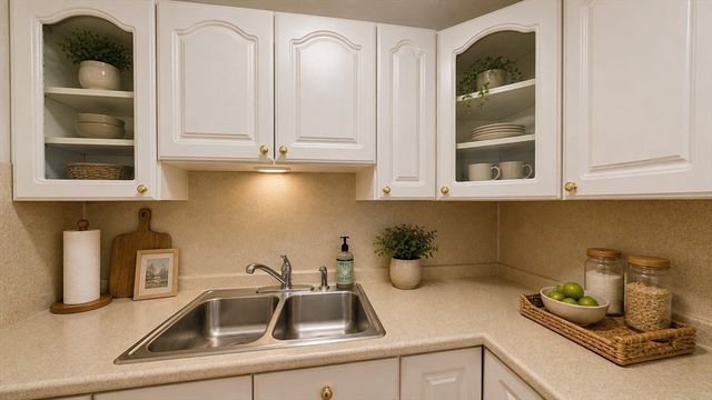 12 Francis 3, Worcester, MA 01606