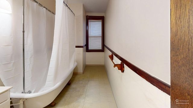 12 Francis 3, Worcester, MA 01606