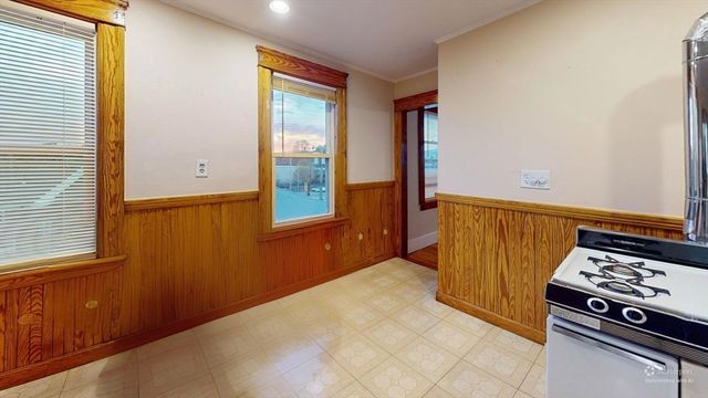 12 Francis 3, Worcester, MA 01606