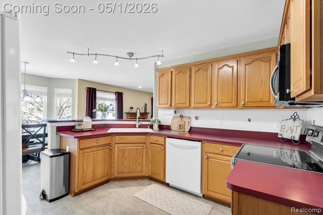 8330 Sherwood Drive, Grand Blanc, MI 48439