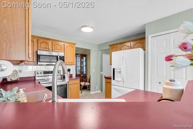 8330 Sherwood Drive, Grand Blanc, MI 48439