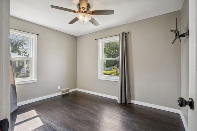 1060 NE 17th Street, Cedar Rapids, IA 52402