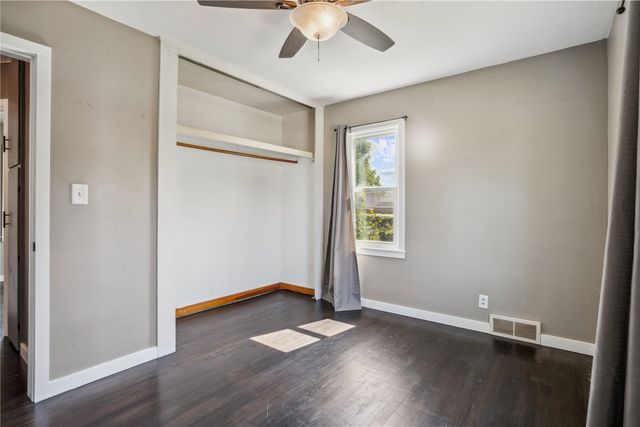 1060 NE 17th Street, Cedar Rapids, IA 52402