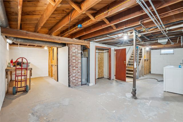 1060 NE 17th Street, Cedar Rapids, IA 52402