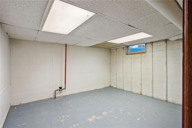 1060 NE 17th Street, Cedar Rapids, IA 52402