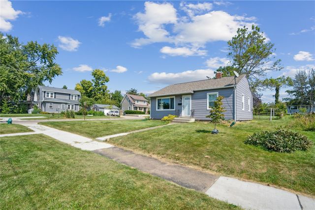 1060 NE 17th Street, Cedar Rapids, IA 52402
