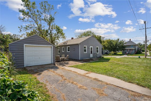 1060 NE 17th Street, Cedar Rapids, IA 52402