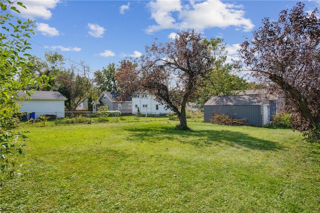 1060 NE 17th Street, Cedar Rapids, IA 52402