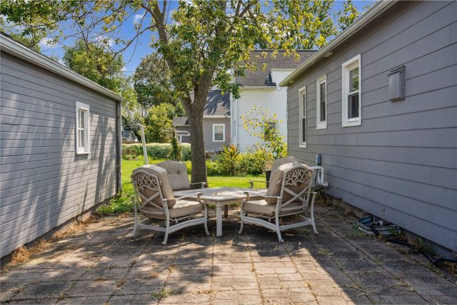 1060 NE 17th Street, Cedar Rapids, IA 52402
