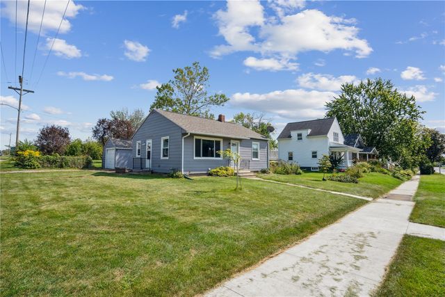 1060 NE 17th Street, Cedar Rapids, IA 52402
