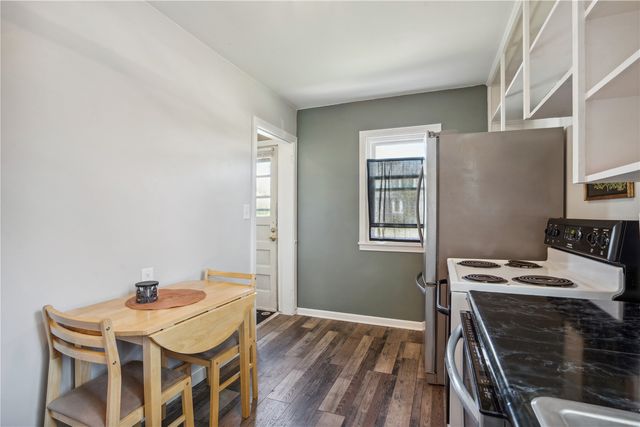 1060 NE 17th Street, Cedar Rapids, IA 52402