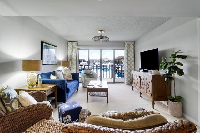 1601 Marina Isle Way 202, Jupiter, FL 33477