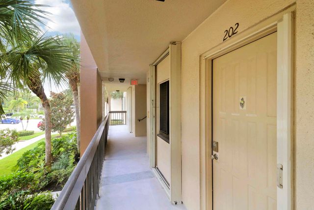 1601 Marina Isle Way 202, Jupiter, FL 33477