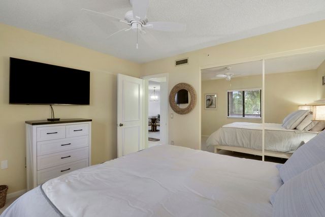 1601 Marina Isle Way 202, Jupiter, FL 33477