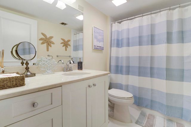 1601 Marina Isle Way 202, Jupiter, FL 33477
