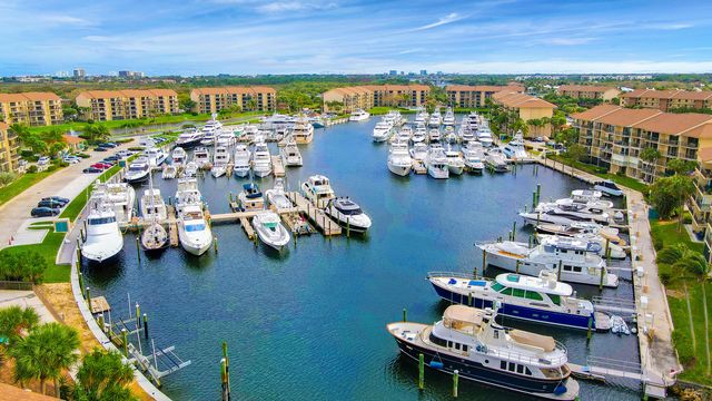 1601 Marina Isle Way 202, Jupiter, FL 33477