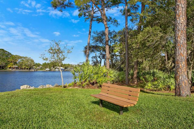 1601 Marina Isle Way 202, Jupiter, FL 33477