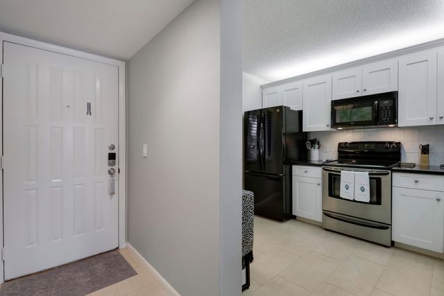 1601 Marina Isle Way 202, Jupiter, FL 33477