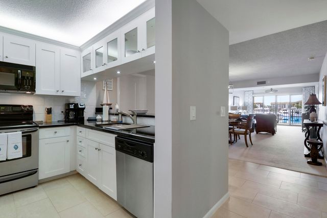 1601 Marina Isle Way 202, Jupiter, FL 33477