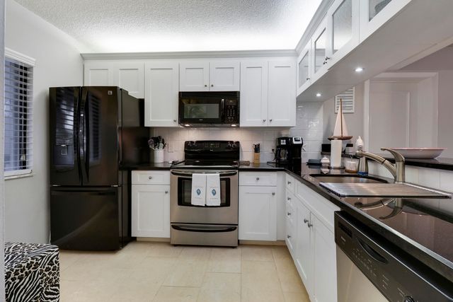 1601 Marina Isle Way 202, Jupiter, FL 33477