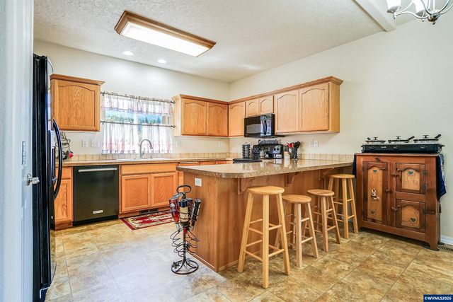 1231 SW 3rd Av, Mill City, OR 97360