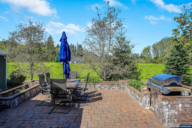 1231 SW 3rd Av, Mill City, OR 97360