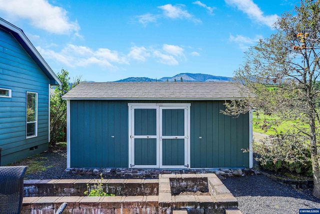 1231 SW 3rd Av, Mill City, OR 97360