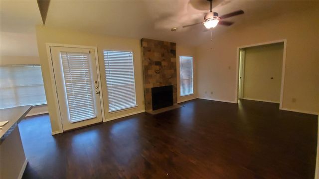 6002 Marvin Loving Drive 203, Garland, TX 75043