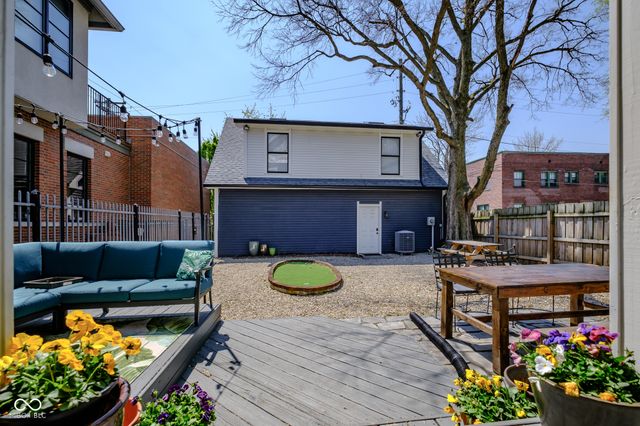 219 E 11th Street, Indianapolis, IN 46202