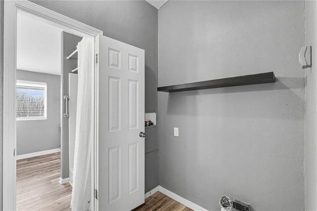 1002 NE White Oaks Lane, Oak Grove, MO 64075