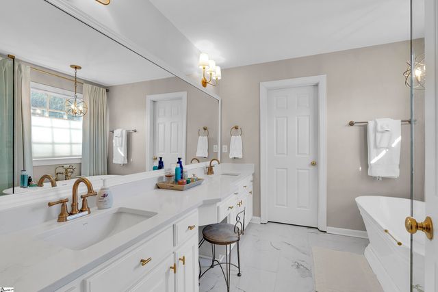 17 Gilder Point Court, Simpsonville, SC 29681