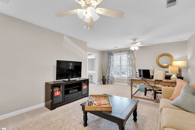 17 Gilder Point Court, Simpsonville, SC 29681