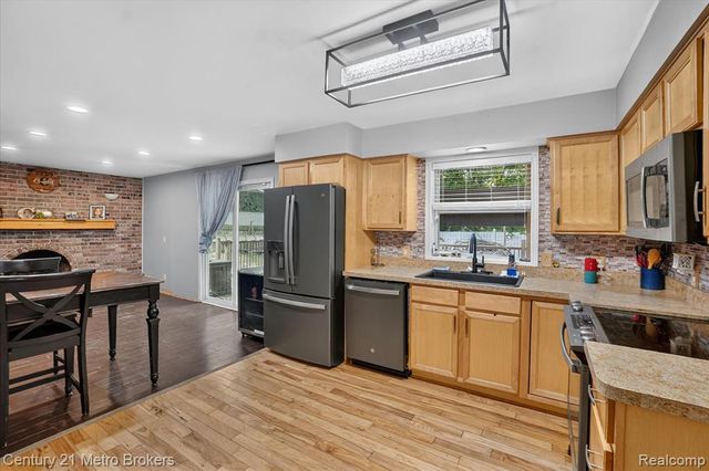 3047 Courtesy Drive, Flint, MI 48506