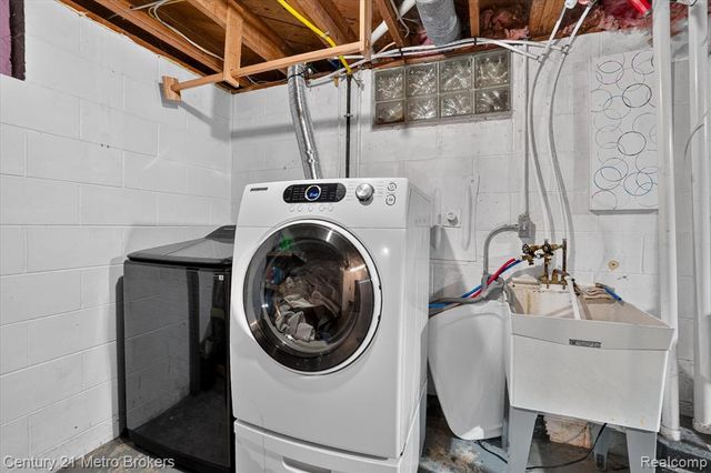3047 Courtesy Drive, Flint, MI 48506