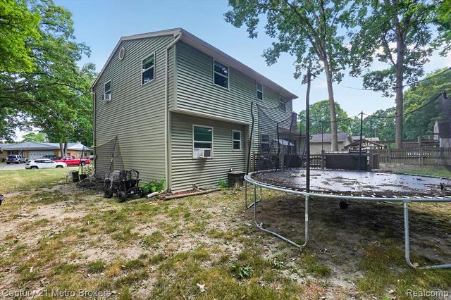 3047 Courtesy Drive, Flint, MI 48506
