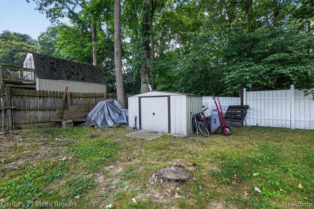 3047 Courtesy Drive, Flint, MI 48506